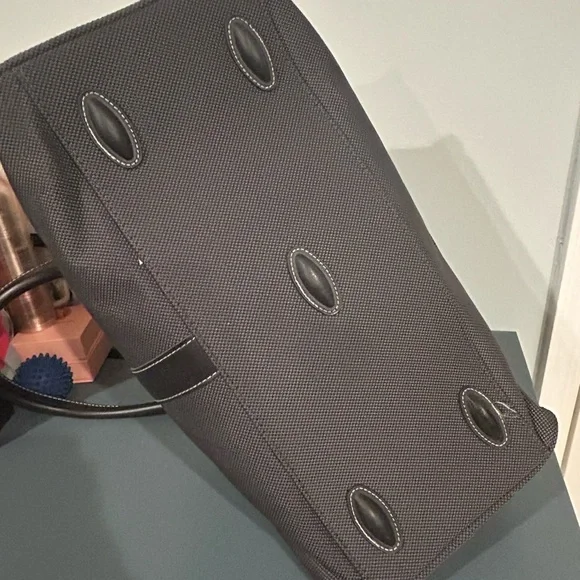 London Fog Oxford carry-on - Picture 2 of 8